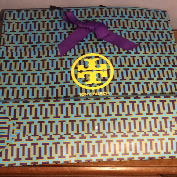 Like new Tory Burch Penn Quilted Zip Tote