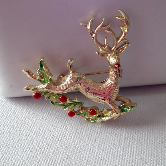 Jean Jacket Pins Christmas Reindeer Wreath Holiday - Picture 3 of 6