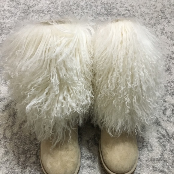Vintage Limited Edition Sheep Wool Uggs - Picture 5 of 7