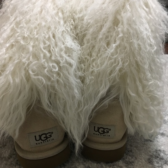 Vintage Limited Edition Sheep Wool Uggs - Picture 6 of 7