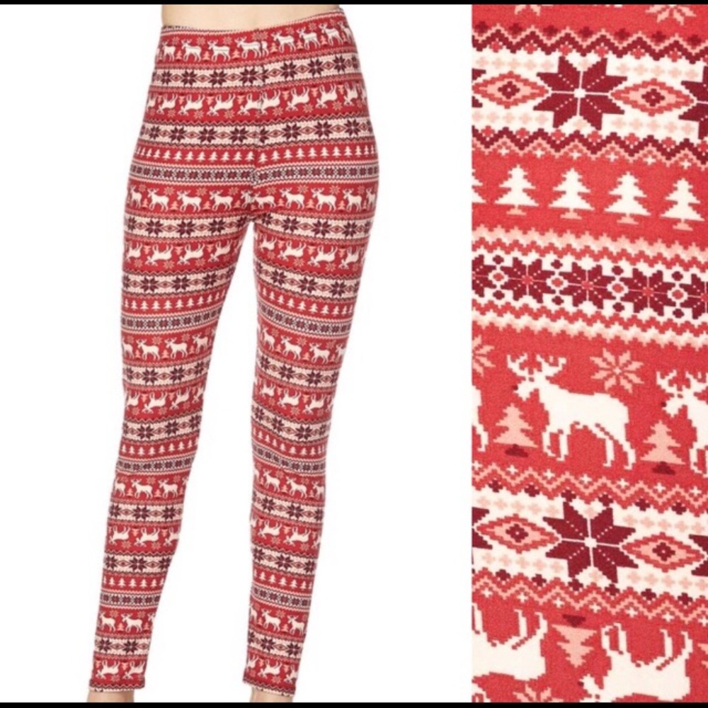 Buttery soft 😍 Holiday Leggings!