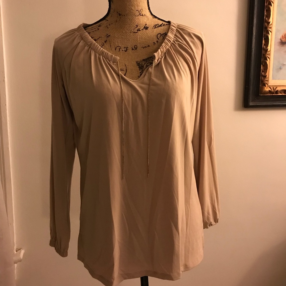 Beautiful blouse box 3