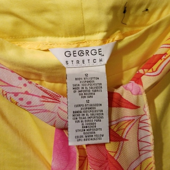 Flora print top and yellow Capri pants - Picture 8 of 8