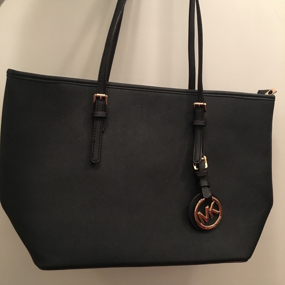🖤MICHAEL KORS TOTE🖤