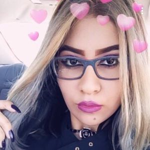 Meet your Posher, Elena