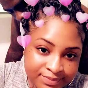 Meet your Posher, Dee