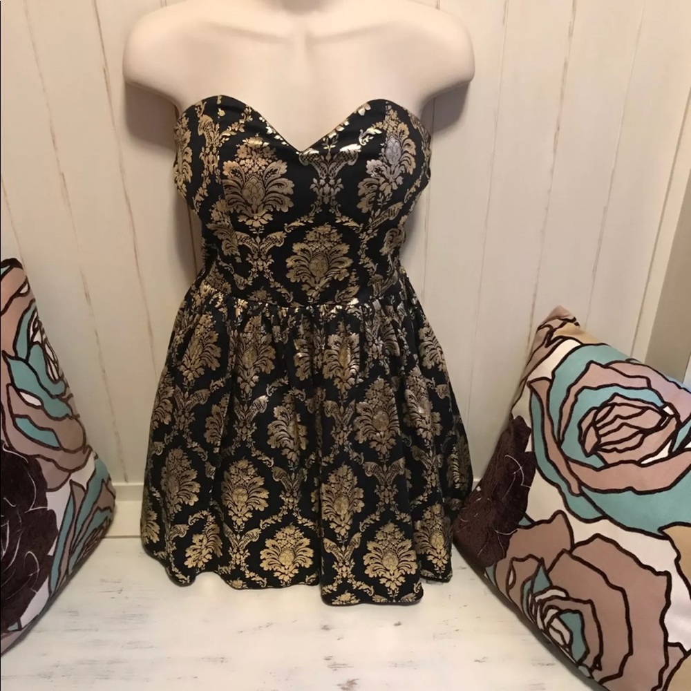 Holiday dress