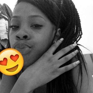 Meet your Posher, Chanel