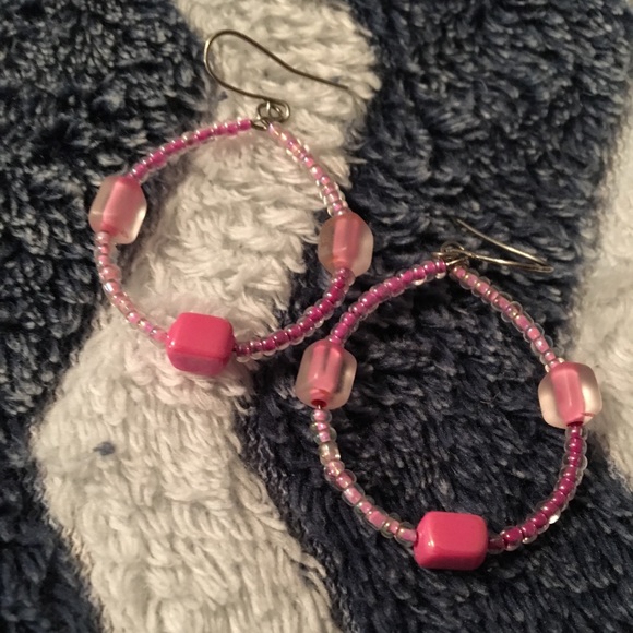 🍍Pink Round Beaded Dangle Earrings - Picture 3 of 3