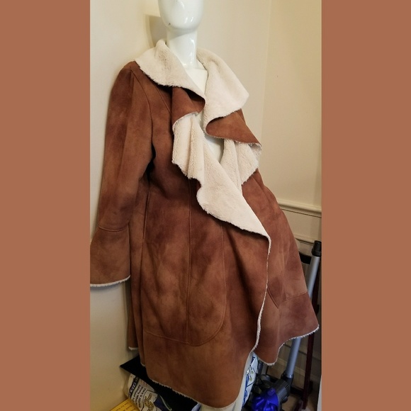 Sold on x-post! CARAMEL  FAUX FUR-TRIMMED COAT - Picture 2 of 6