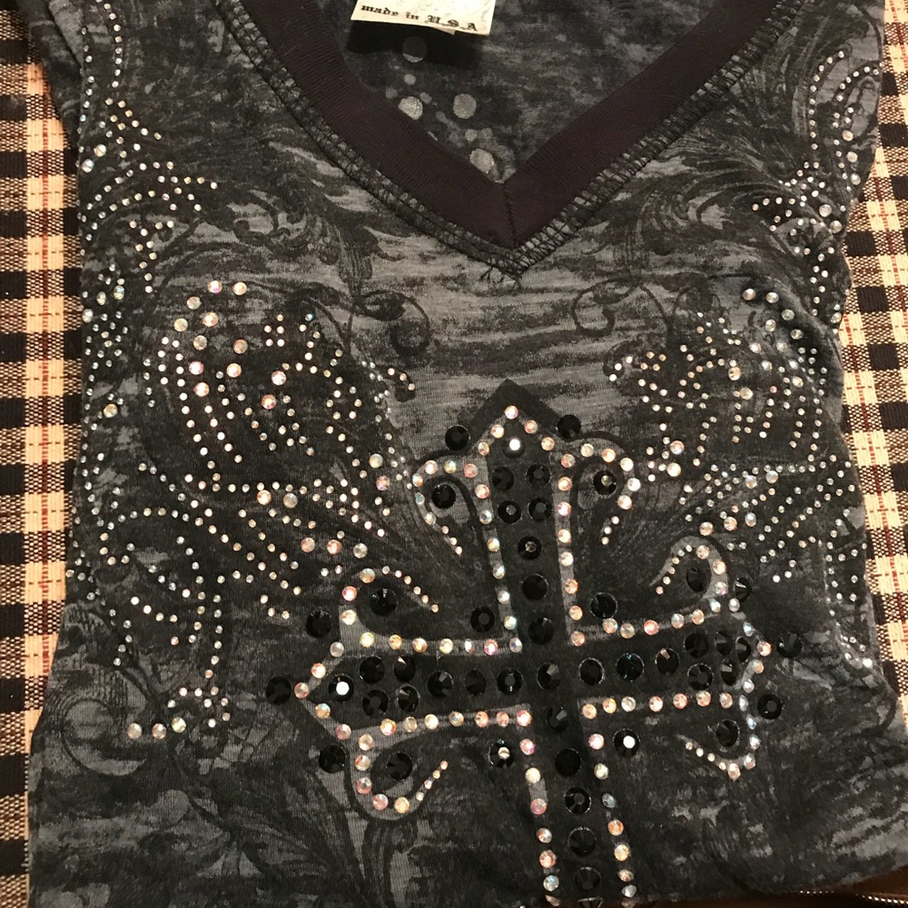 Women’s Size Medium Shirt