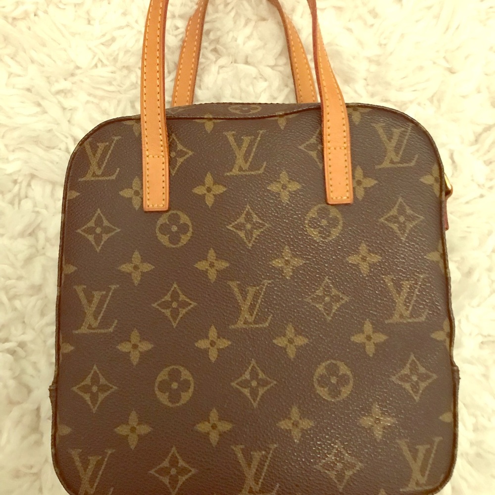 **Sold** LOUIS Vuitton Spontini