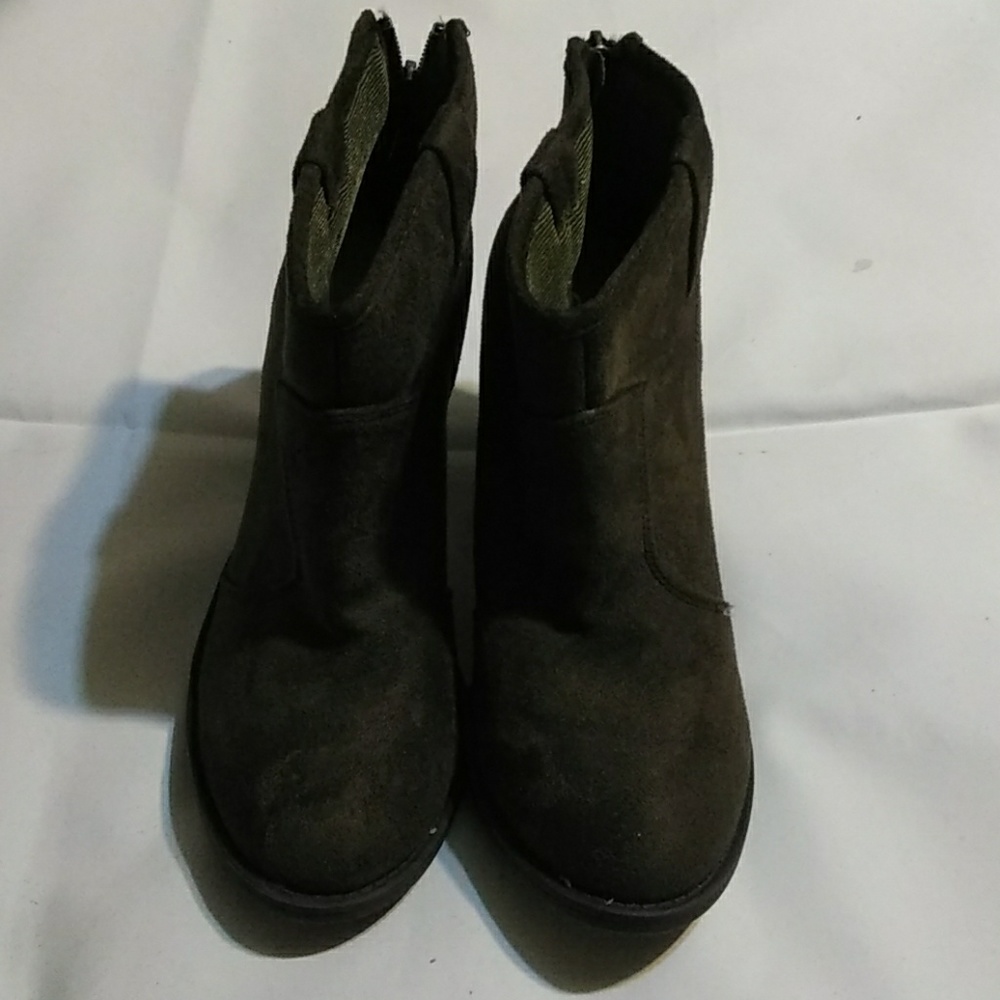 New w/o tag Ankle Booties