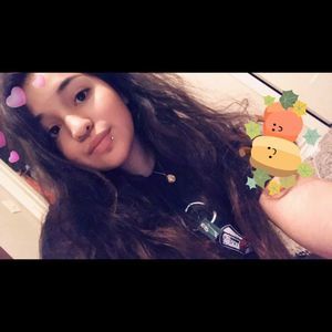 Meet your Posher, Alyssa