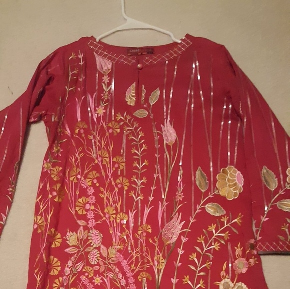 Tunic - Picture 2 of 8