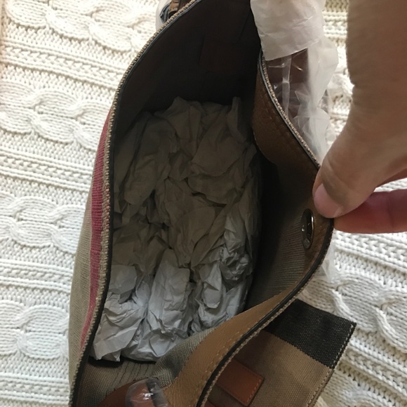 NWT Burberry Ashby Crossbody bag - Picture 5 of 8