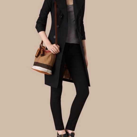 NWT Burberry Ashby Crossbody bag - Picture 7 of 8