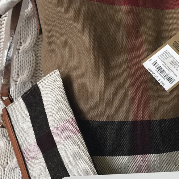 NWT Burberry Ashby Crossbody bag - Picture 8 of 8