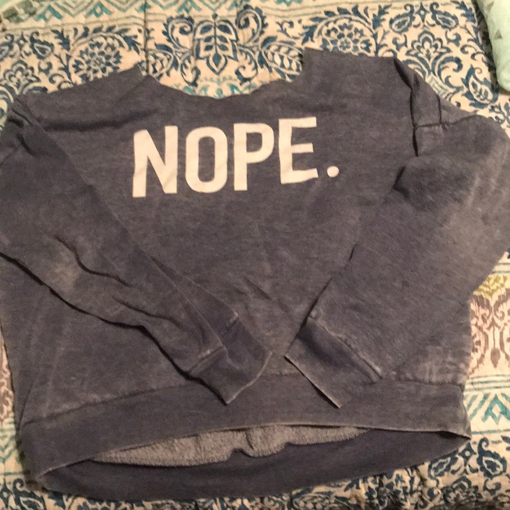 Off the shoulder thin sweatshirt