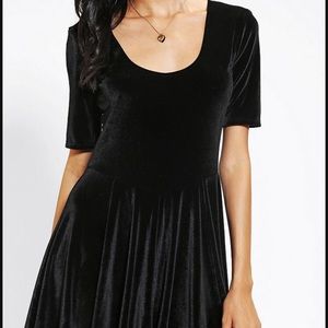 Kimchi Blue Brand Large Black Velvet Dress