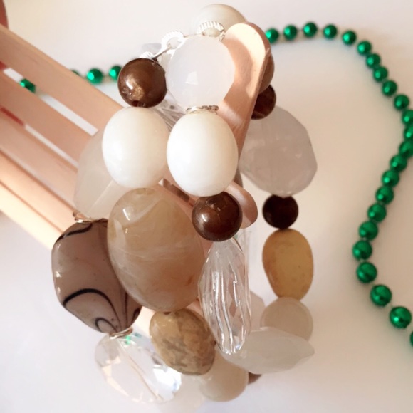 #A171 Wide Beads and Crystal Bracelet - Picture 4 of 6