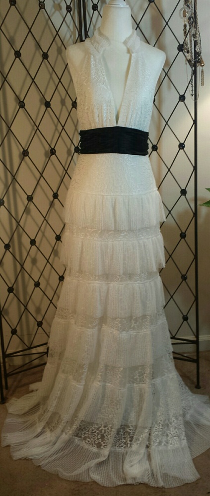NWT BCBG White Lace  Formal Dress
