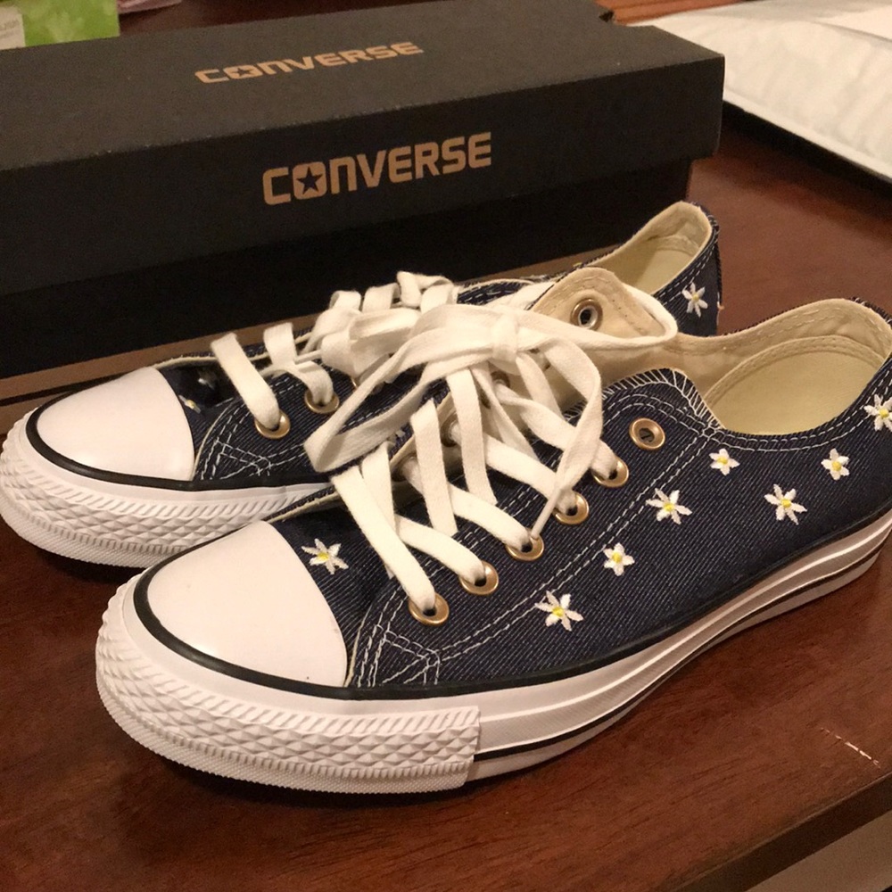 Denim Converse w/ embroidered Daisies