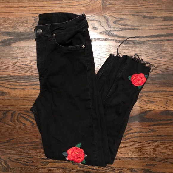 Floral embroidered Mom Jeans - Picture 1 of 3