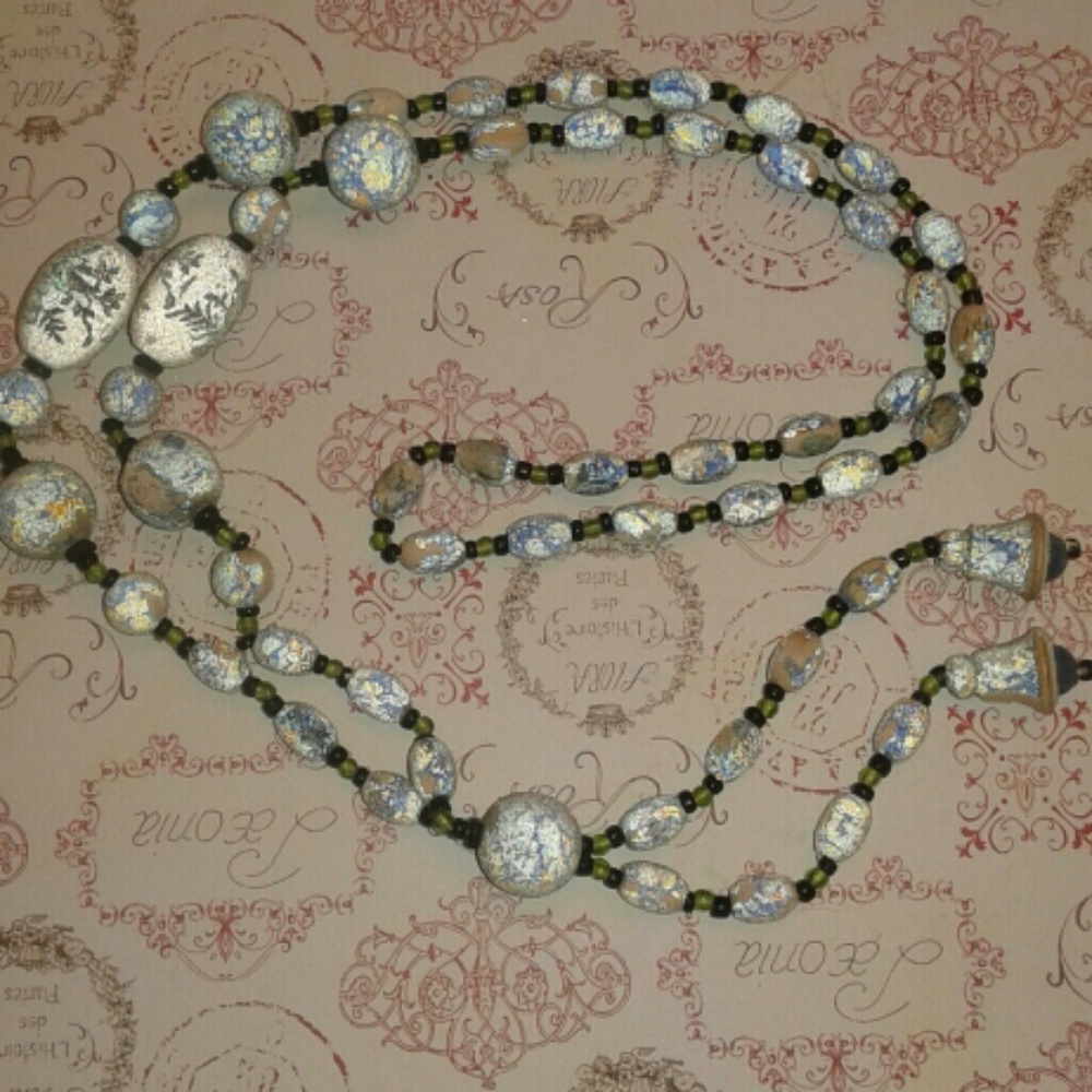 Truly unique and beautiful vintage necklace