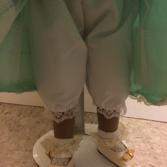 Collectable Porcelain Doll Laced Satin Dress - Picture 7 of 8