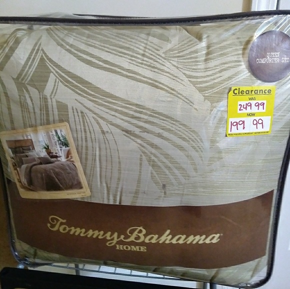 TOMMY BAHAMA COMFORTER - Picture 1 of 4