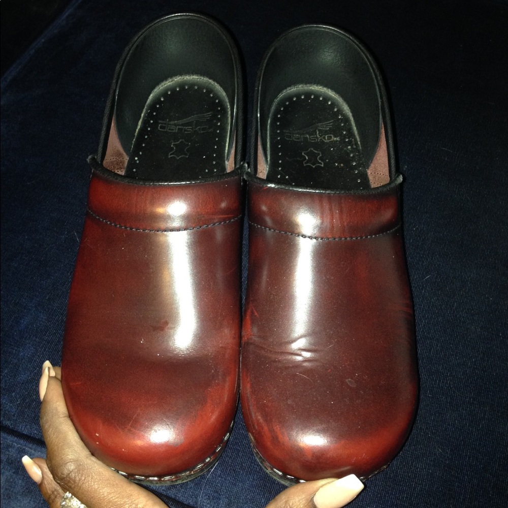 Dansko Clogs Size 40 (US Women's 10) Oxblood color