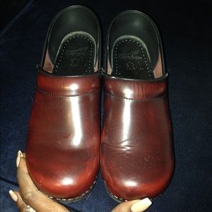 Dansko Clogs Size 40 (US Women's 10) Oxblood color