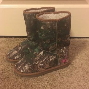 RG Camo Boots