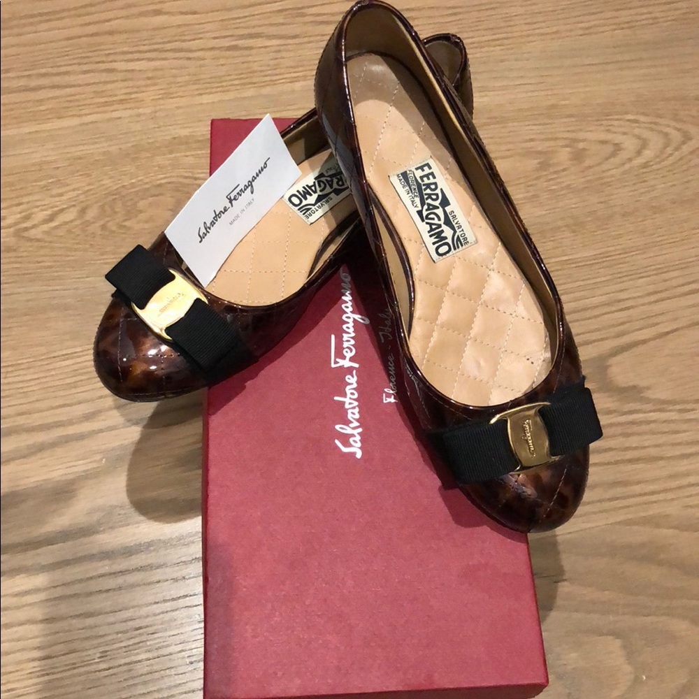 Ferragamo Varina Tortoiseshell Patent-Leather Flat