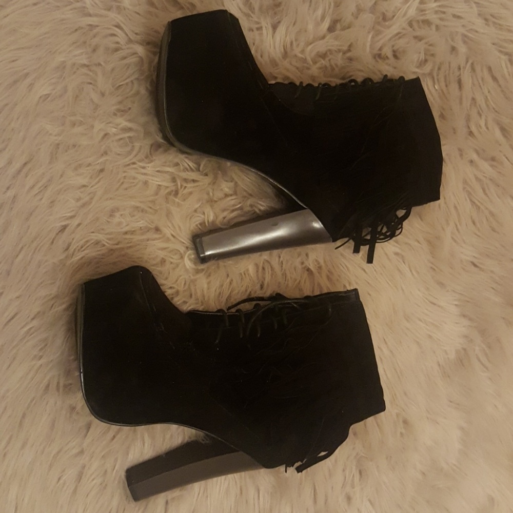 Black fringe Booties