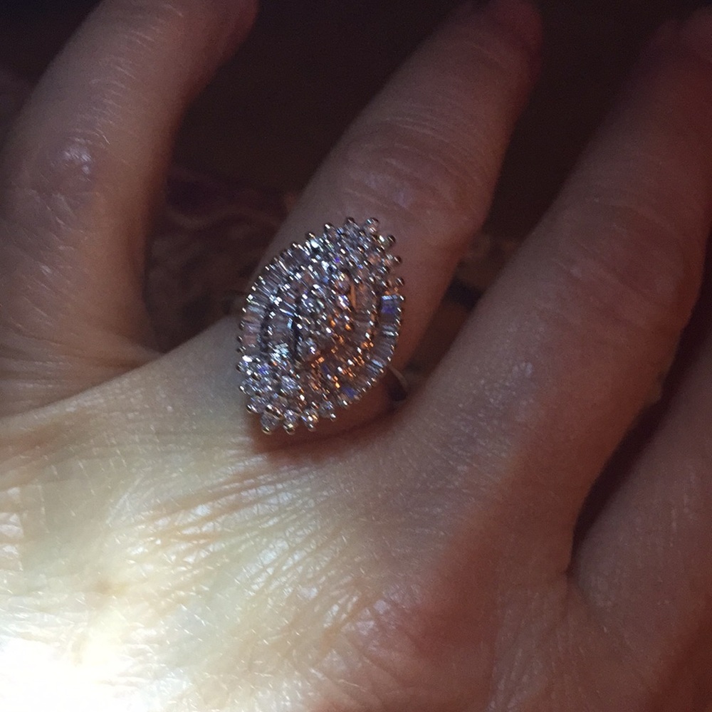 Diamond Ring.   SIZE 7.    Trade value higher