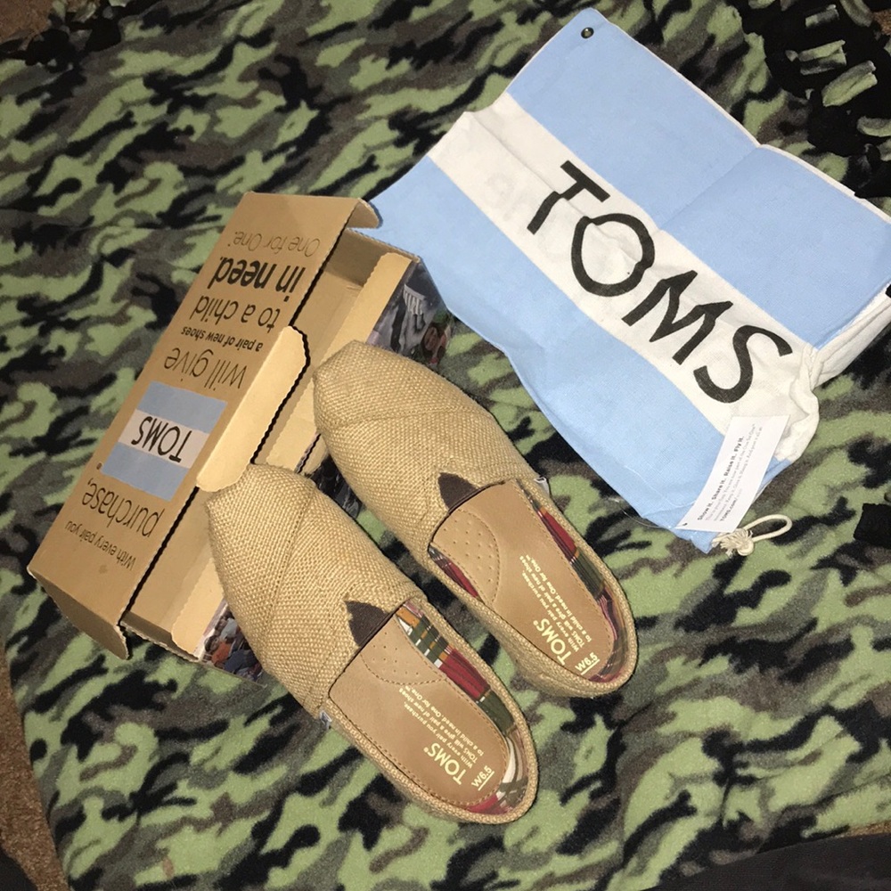 Women’s toms shoes