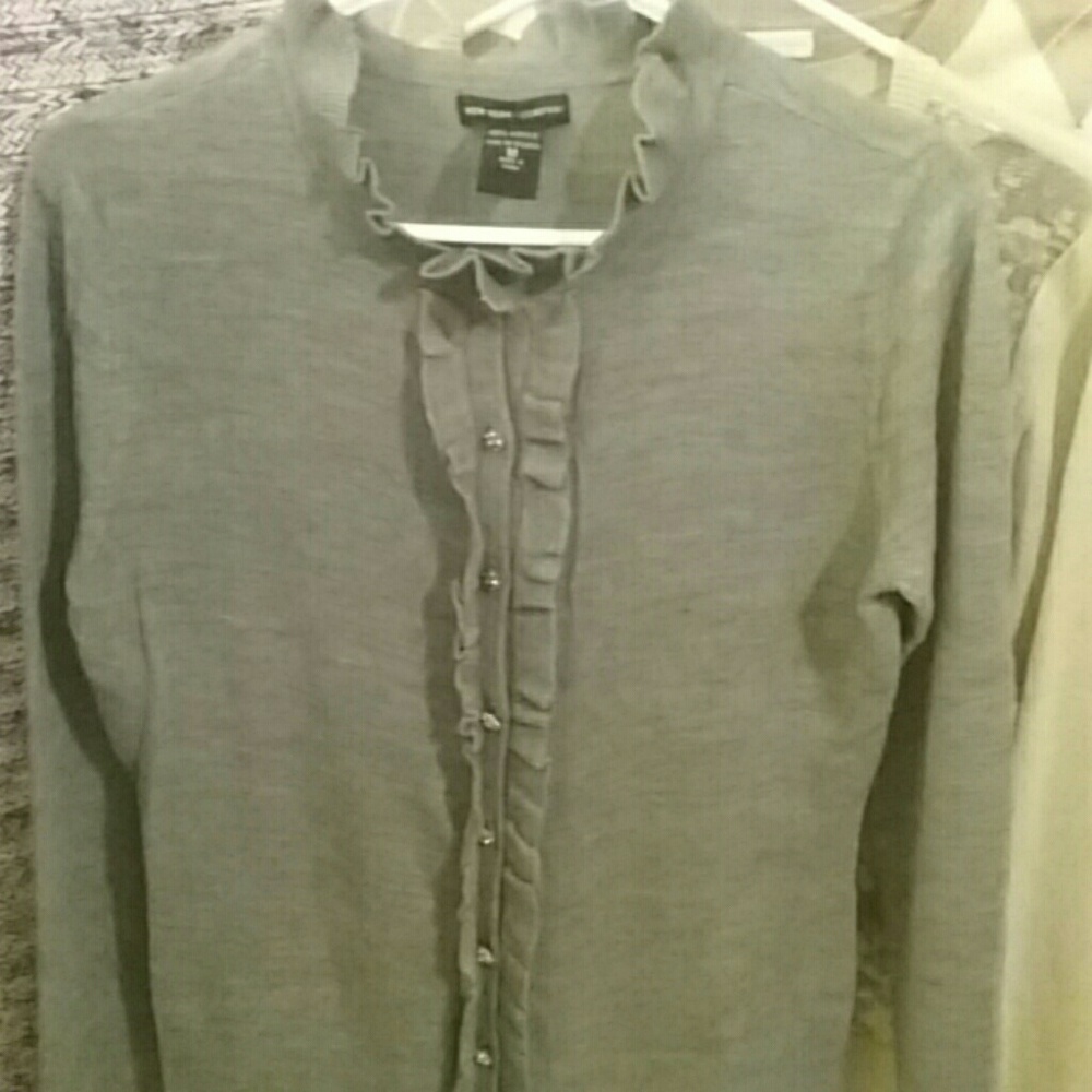 ⚘Gray Button Cardigan NEW YORK & COMPANY