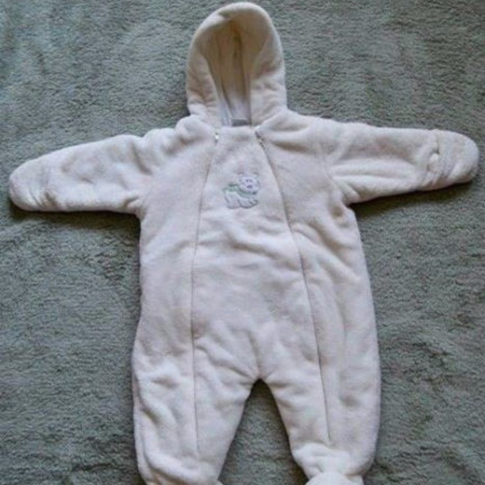 Boys/Girls Snowsuits/Buntings size 6/9 Months Lot