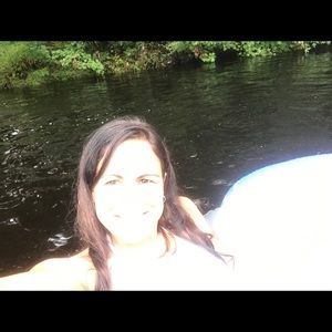 Meet your Posher, Yenny