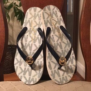 Michael Kors Navy&White Flip Flops