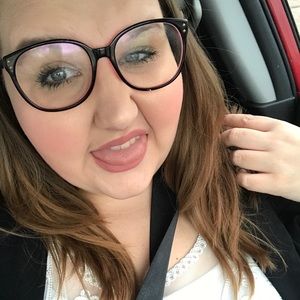 Meet your Posher, Whitney