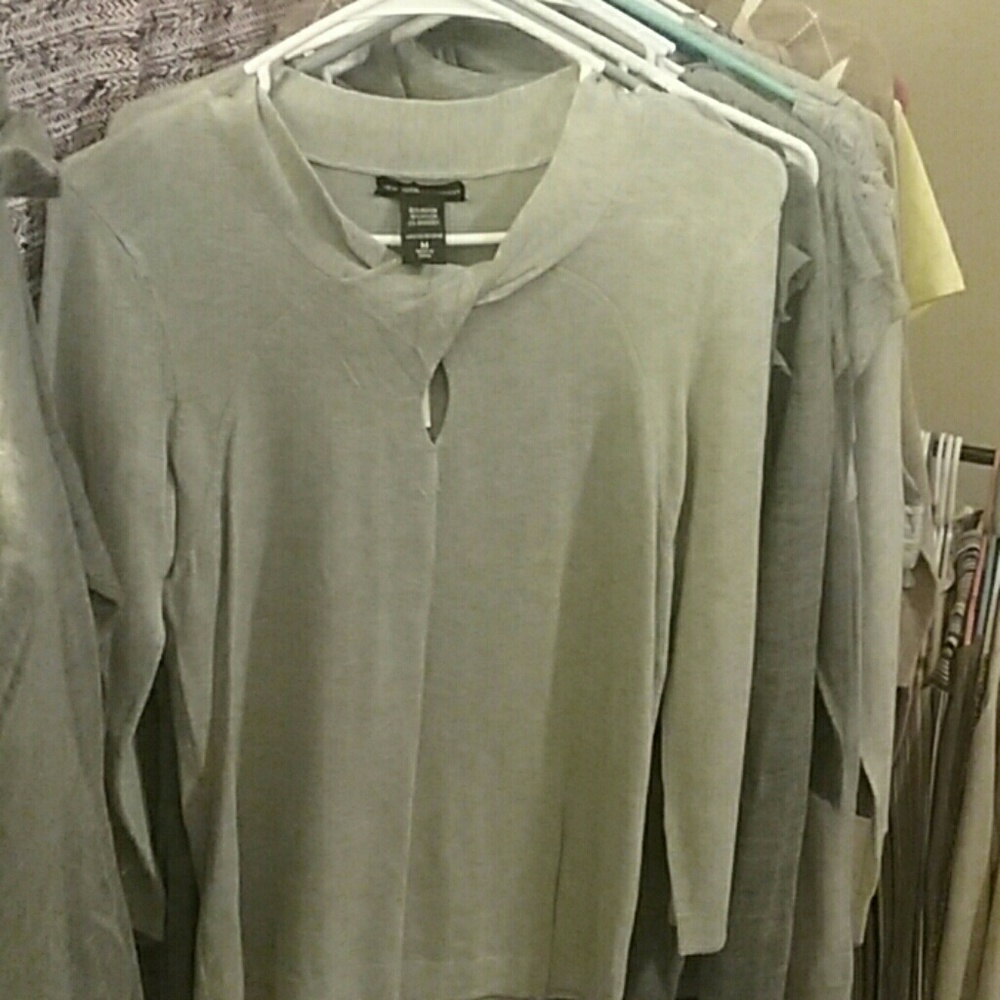 🌹Keyhole Sweater-Gray NWT