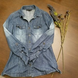 💛SOLD 💛Distressed Jean Button Up