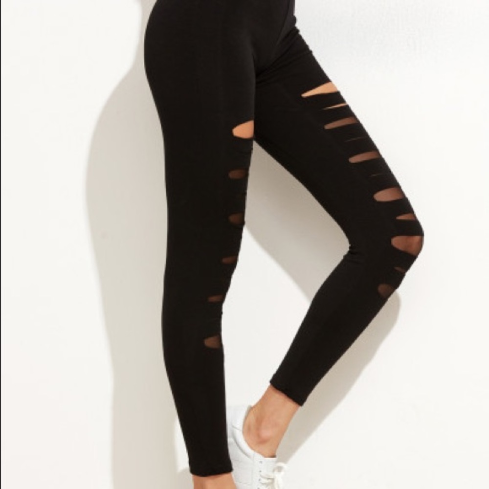 🌑Black 🌑Ripped Mesh Insert Leggings - Picture 2 of 5