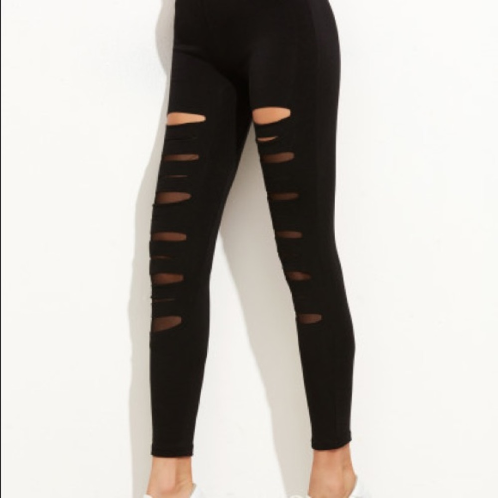 🌑Black 🌑Ripped Mesh Insert Leggings - Picture 3 of 5