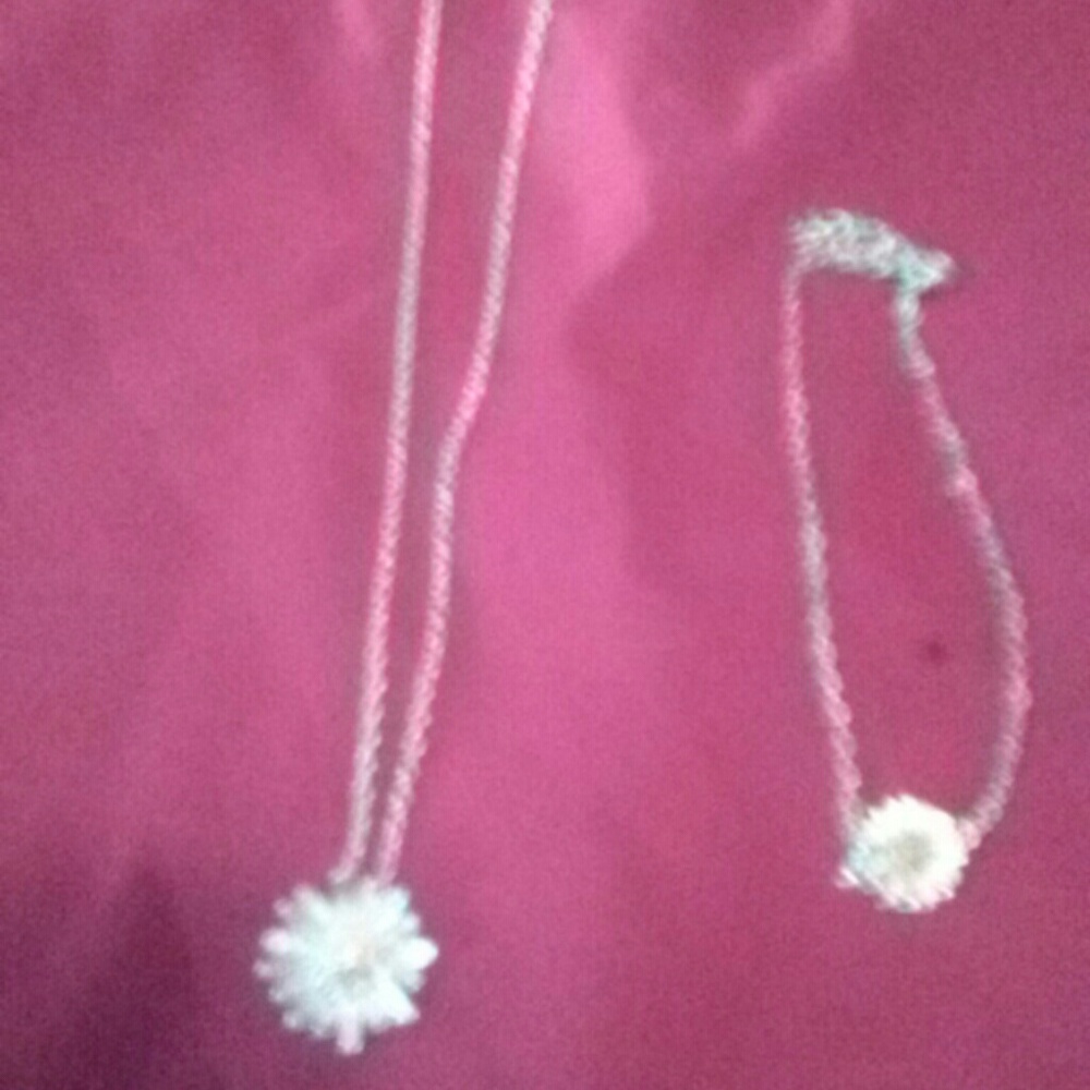 Pandora daisy necklace/bracelet set