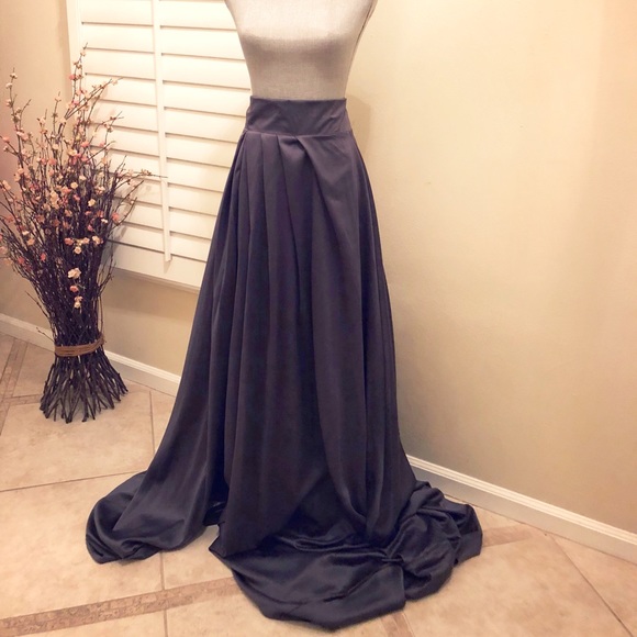 NEW 🌼LAST ONE🌼 Lux Pleated Satin Maxi Skirt! - Picture 3 of 3
