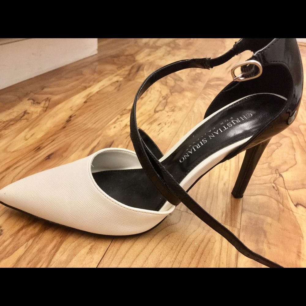 Black/white pointed toe heels